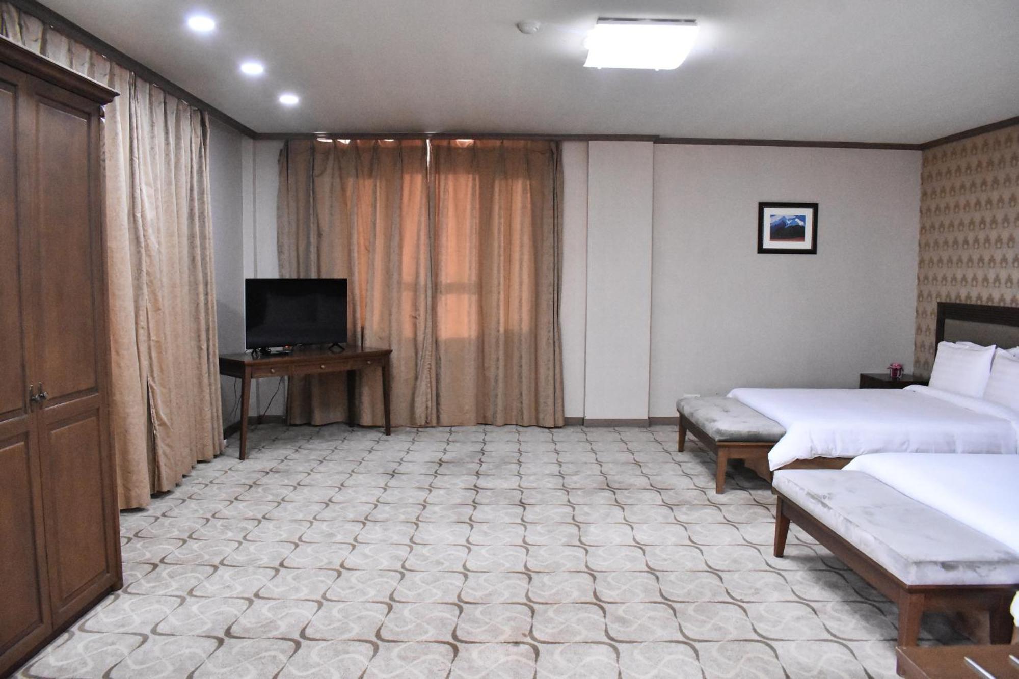 Sunjin Grand Hotel Ulaanbaatar Exterior photo
