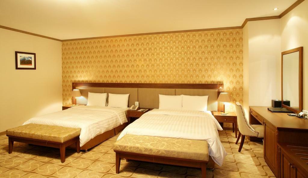 Sunjin Grand Hotel Ulaanbaatar Exterior photo